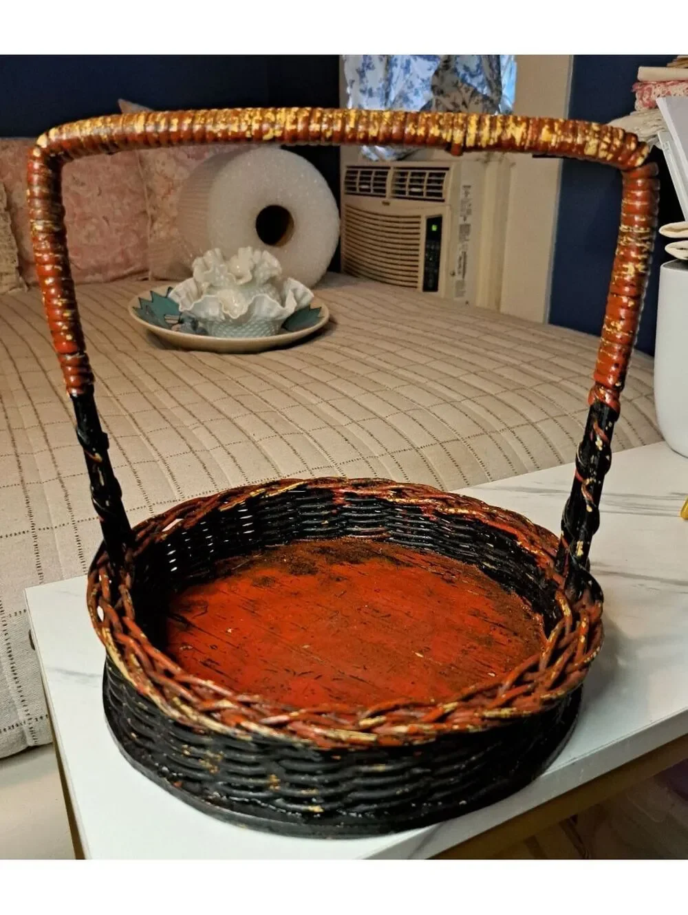 Vintage Rustic Country Handwoven Worn Paint Red/Black Wicker Basket 9